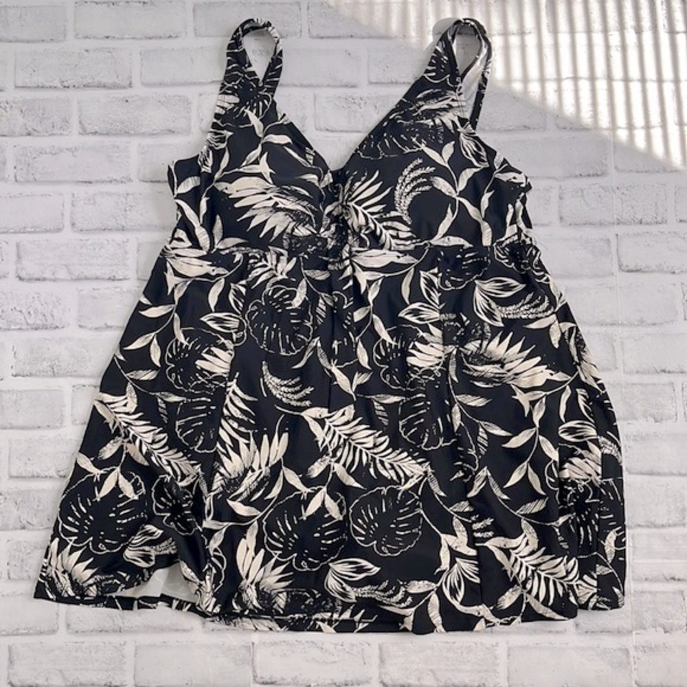 Swimsuits For All tropical black and white one piece swim suit - size 20